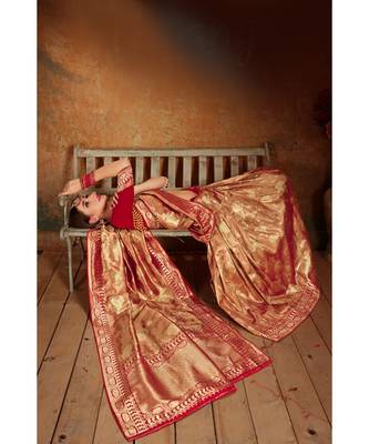 Gold woven blended silk kanchipuram saree with blouse 2