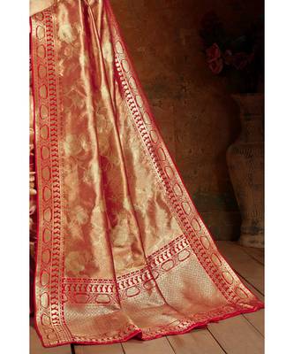Gold woven blended silk kanchipuram saree with blouse 3