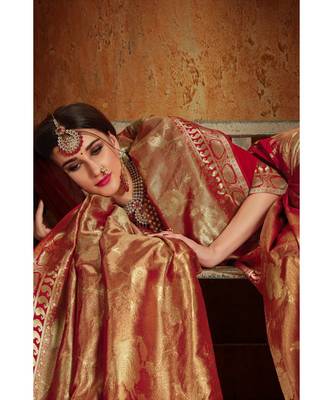 Gold woven blended silk kanchipuram saree with blouse 4