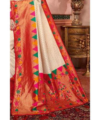 Off-white woven blended silk kanjivaram saree with blouse 3
