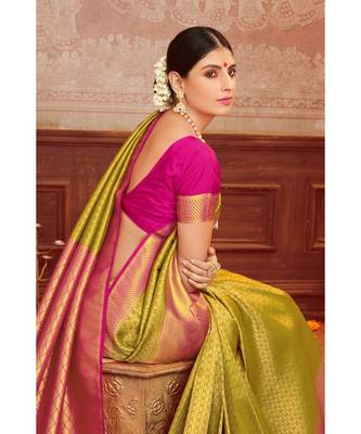 green woven blended silk kanjivaram saree with blouse 2