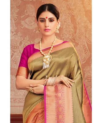 green woven blended silk kanjivaram saree with blouse 2