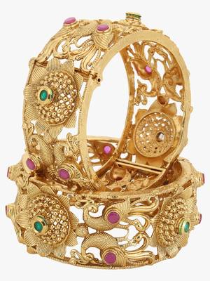 Gold Studs Bangles 1