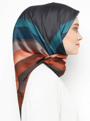 Women'S Daily Wear Smoothy Silk Printed Square Scarf Hijab  4