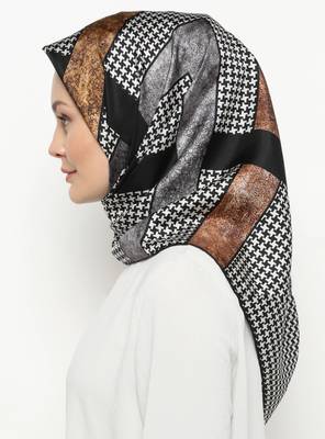 Women'S Festive Wear Printed Satin Silk Square Scarf 2
