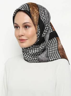 Women'S Festive Wear Printed Satin Silk Square Scarf 3