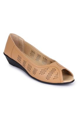 Beautiful Brown slip on flat sandals  3