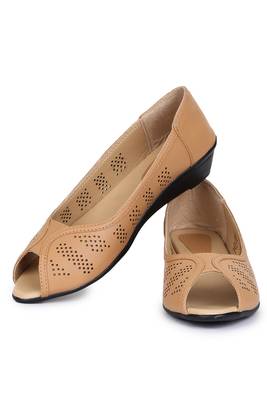 Beautiful Brown slip on flat sandals  4