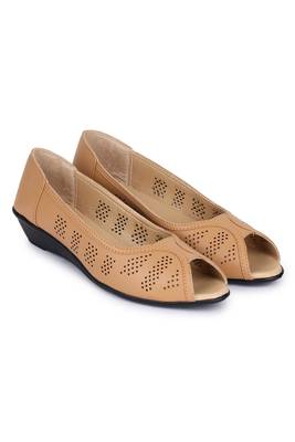 Beautiful Brown slip on flat sandals  5