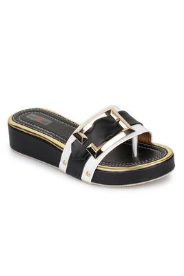 Shezone Beautiful black  toe separator   flat forms sandals  2