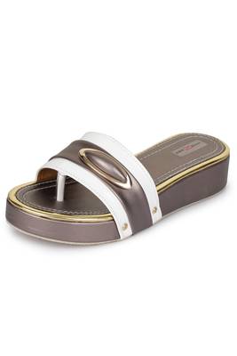 Shezone Beautiful brown  toe separator   flat forms sandals  4