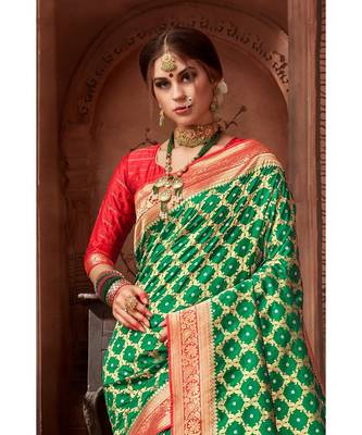 Green woven blended silk banarasi saree with blouse 3
