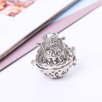 White cubic zirconia pendants 1