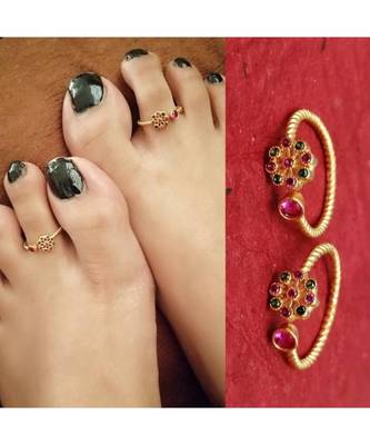Gold Toe Rings 1