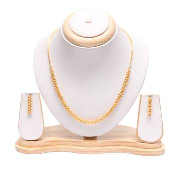 Golden designer short chain with earrings 1
