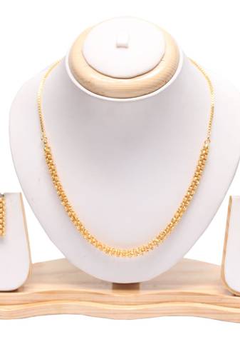 Golden designer short chain with earrings