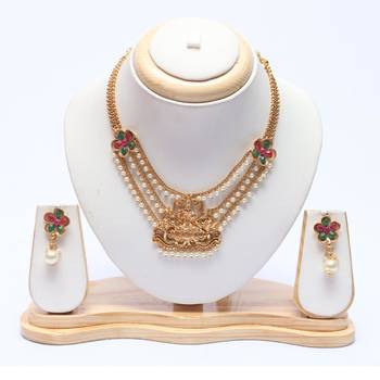 South Indian temple jewellery short necklace set 1