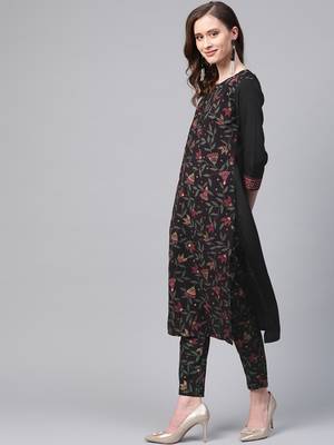 Women's black Foil Print Straight Crepe Kurta With Pant 4