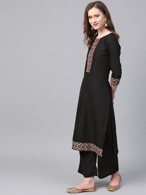 Women's black Solid Straight Crepe Kurta 4