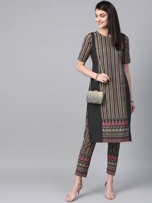 Women's black Khadi Print Straight Crepe Kurta With Pant 3