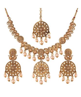 Traditional Gold Plated Stone Studded Pearl Choker Jewellery Set Earring With Maang Tikka For Women 1