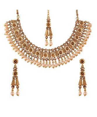 Traditional Gold Plated Stone Studded Pearl Choker Jewellery Set Earring With Maang Tikka For Women 1