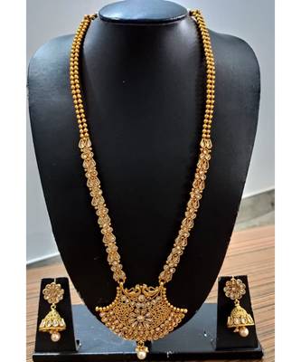 Georgeous Gold Plated Kundans Necklace  Set 1