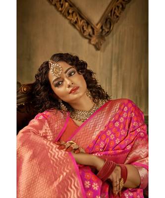 Fuchsia pink zari work banarasi saree with blouse 1