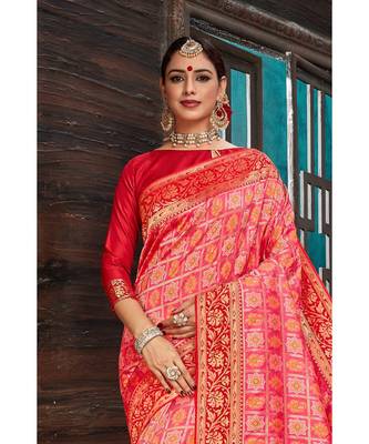 Beautiful red pink banarasi bandhej fusion saree with blouse 3