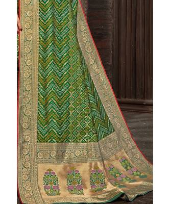 Beautiful emerald green banarasi bandhej fusion saree with blouse 2