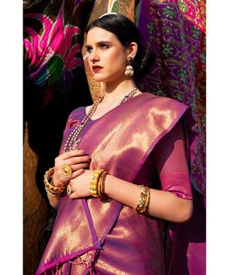 Wine purple woven kanjivaram saree with blouse 3