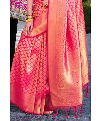 Deep pink woven kanjivaram saree with blouse 3