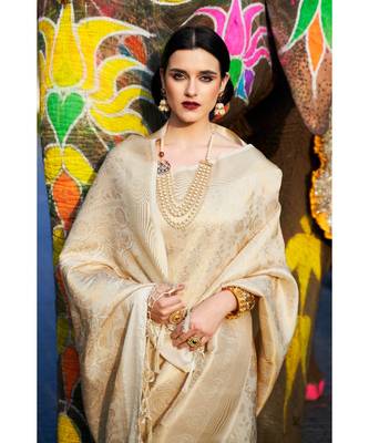 White gold woven kanjivaram saree with blouse 2