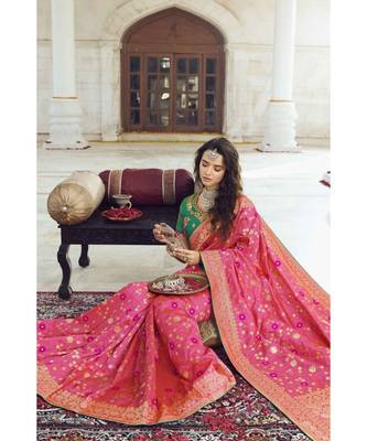 Pastel pink woven designer banarasi saree with embroidered silk blouse 4