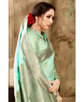 Pastel green woven kanjivaram saree with blouse 3