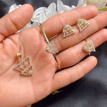 Gold Diamond Necklaces 1