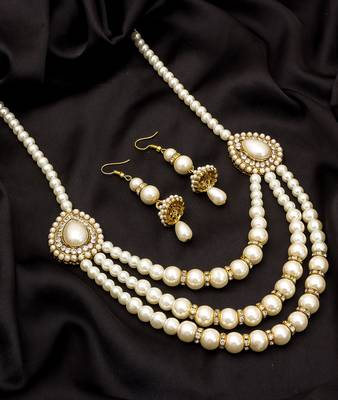Gold Diamond Necklaces 1