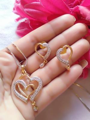 Gold Diamond Necklaces 1