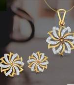 Gold Diamond Necklaces