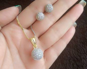 Gold Diamond Necklaces 1