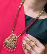 Gold diamond necklaces