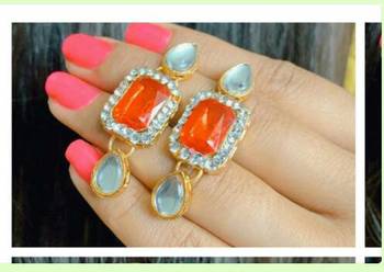 Gold diamond earrings 1