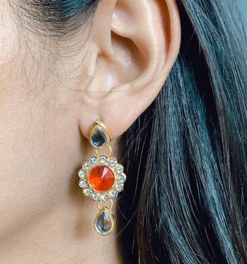 Gold diamond earrings 1