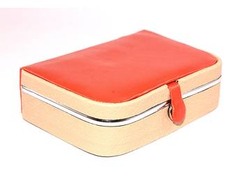 Brown jewellery-box 4