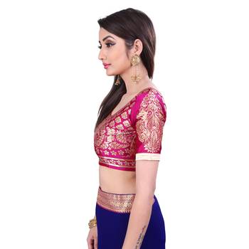 Blue printed chiffon saree with blouse 7