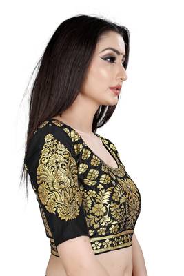Red printed chiffon saree with blouse 6