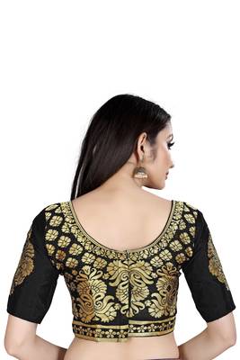 Green printed chiffon saree with blouse 7