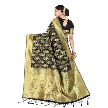 Black printed silk blend saree with blouse 3