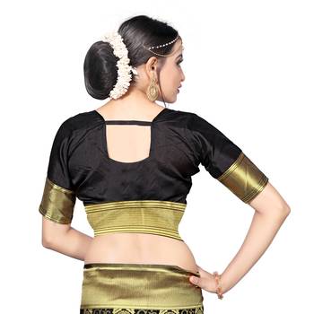 Black printed silk blend saree with blouse 7