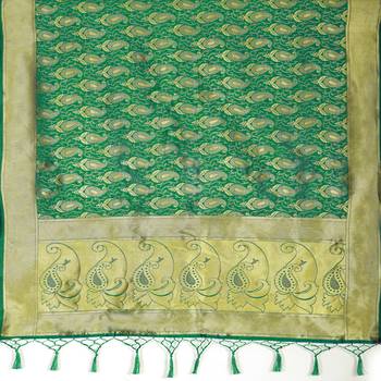 Green printed silk blend saree with blouse 8